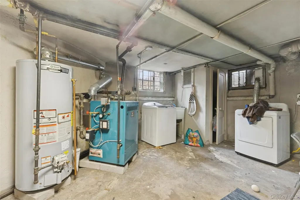 213 Burns Street Forest Hills NY 11375