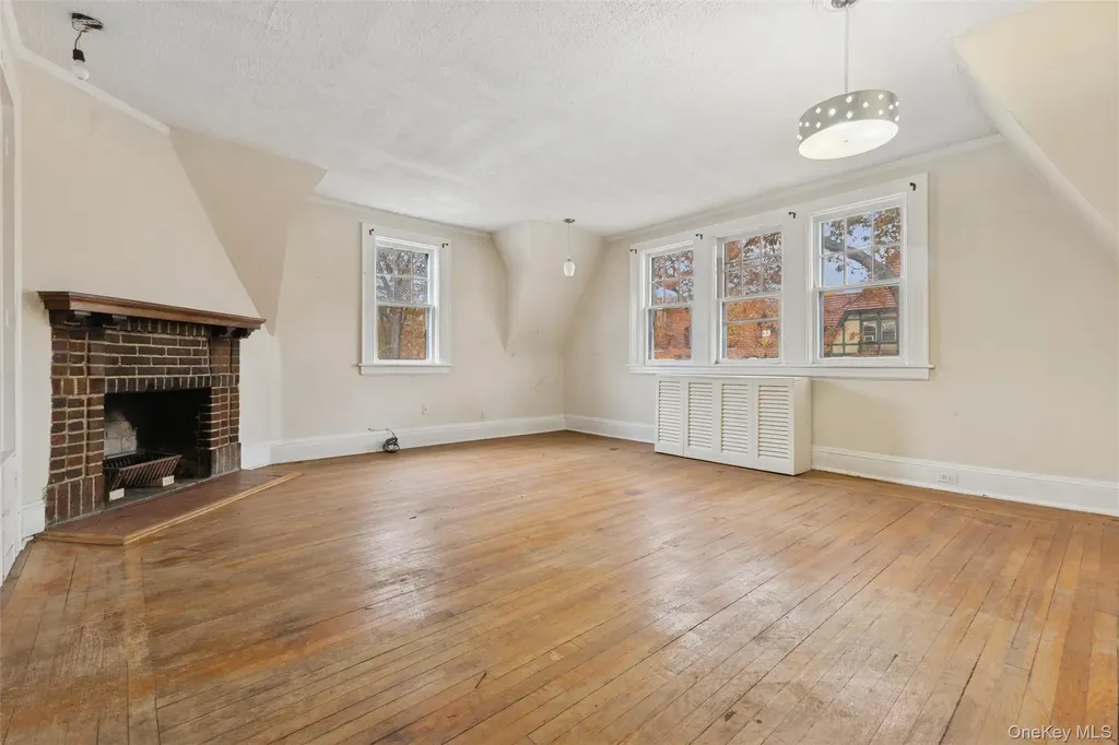 213 Burns Street Forest Hills NY 11375