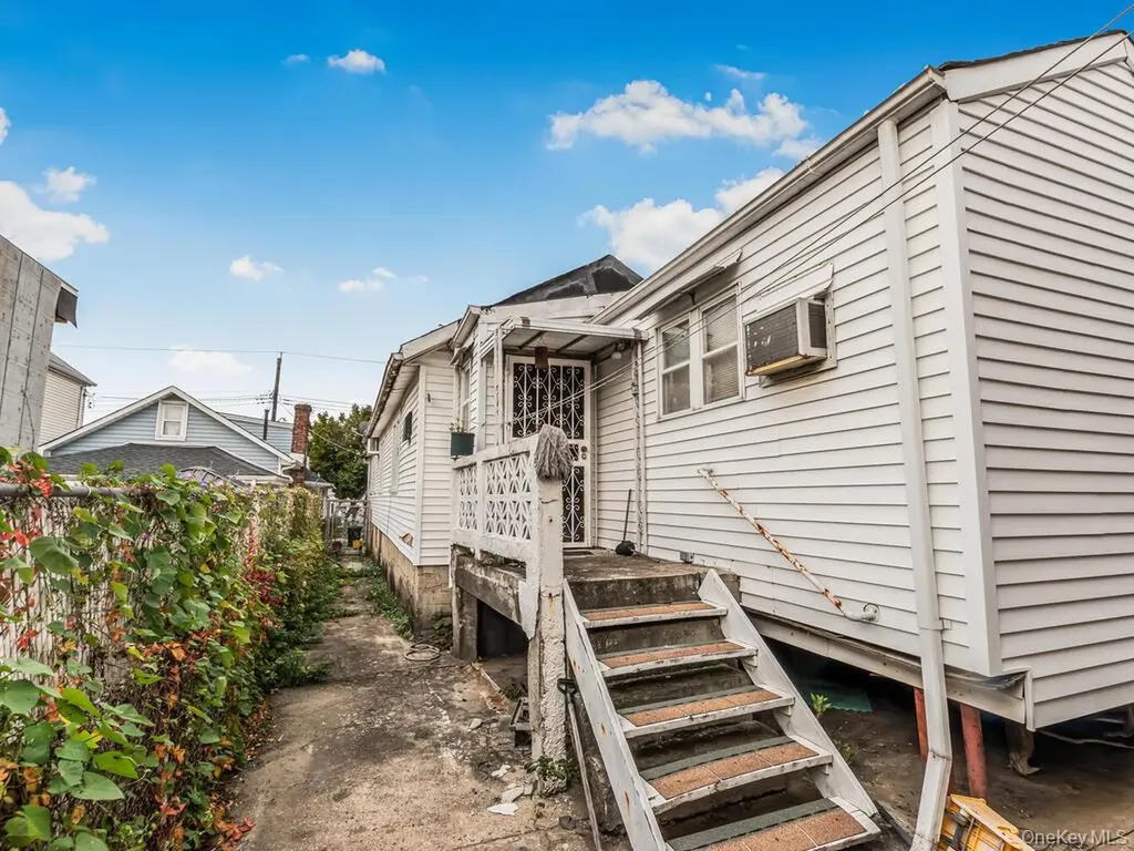 354 Thieriot Avenue Bronx NY 10473
