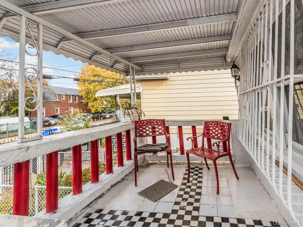 354 Thieriot Avenue Bronx NY 10473