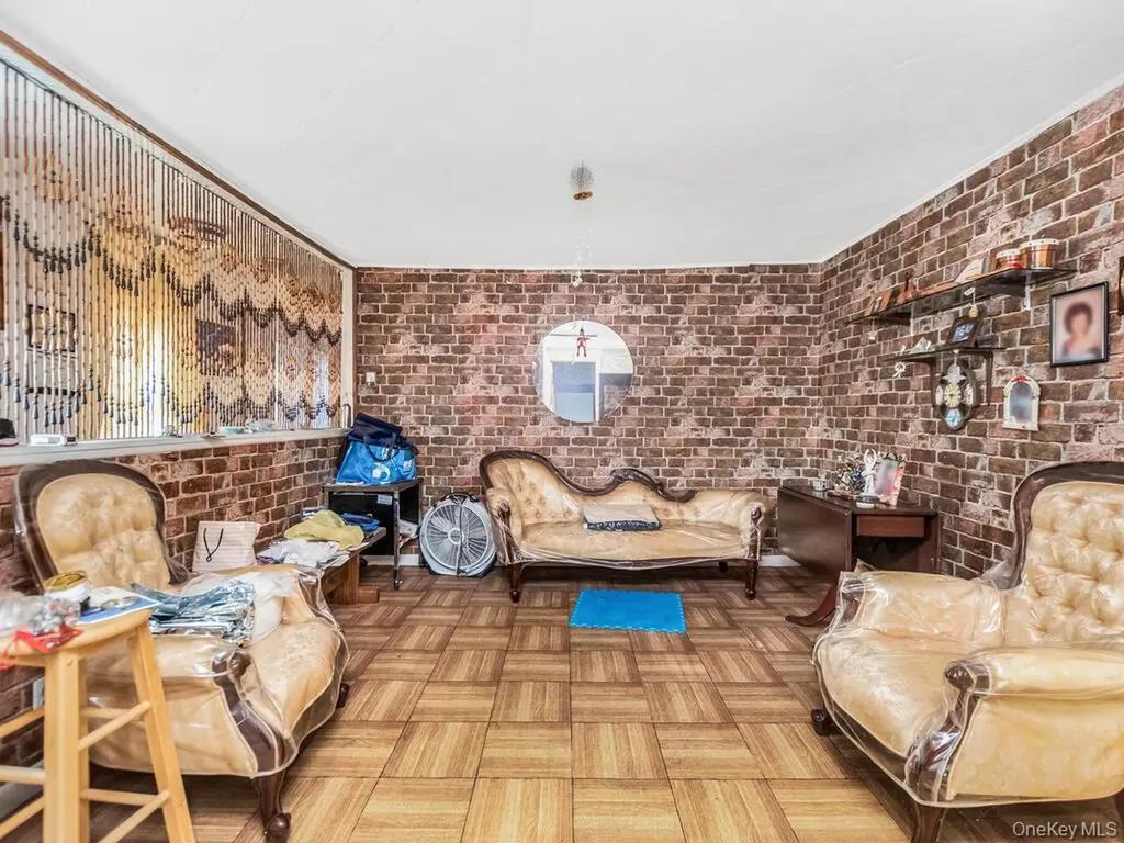 354 Thieriot Avenue Bronx NY 10473