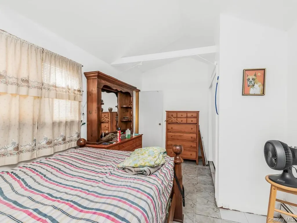 354 Thieriot Avenue Bronx NY 10473