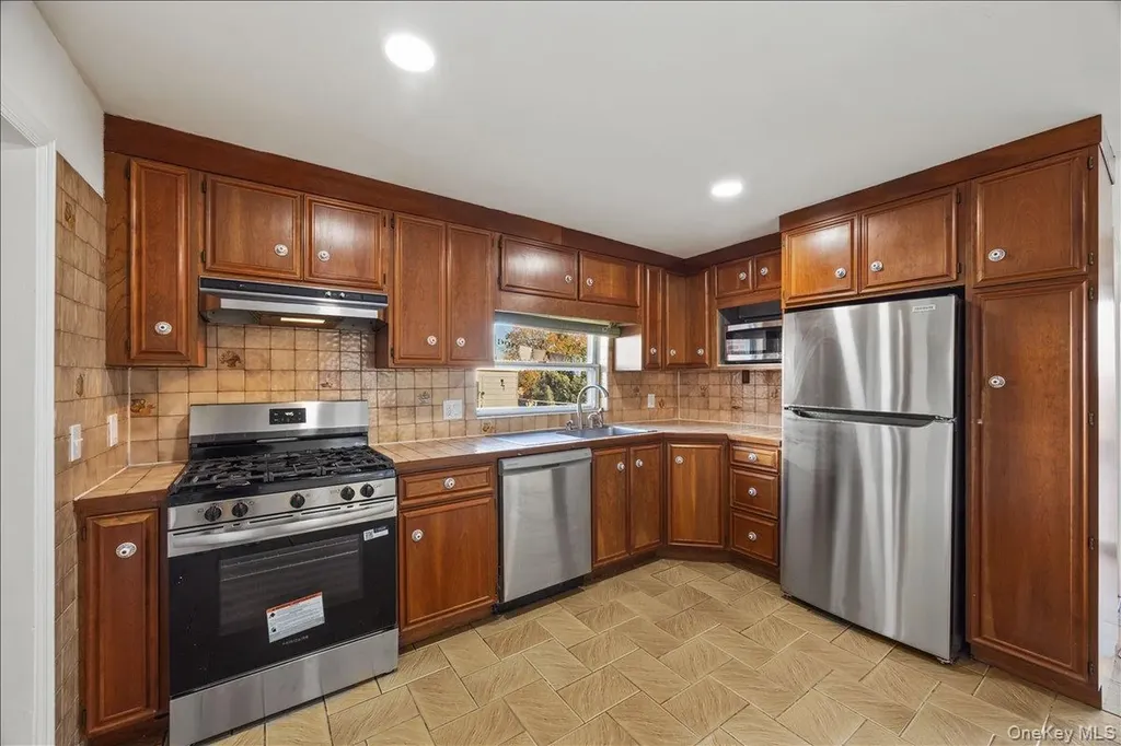 124 Alexander Avenue Yonkers NY 10704