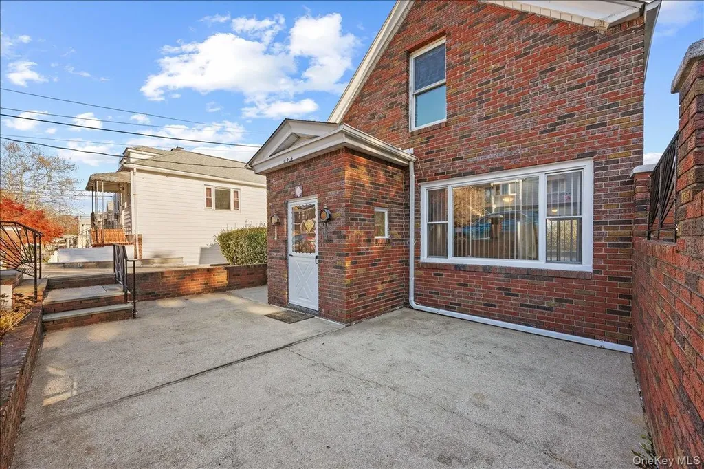 124 Alexander Avenue Yonkers NY 10704