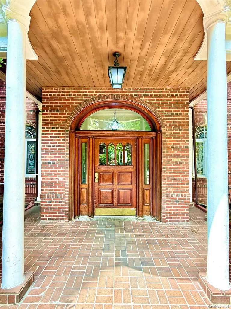 111-39 76th Road Forest Hills NY 11375