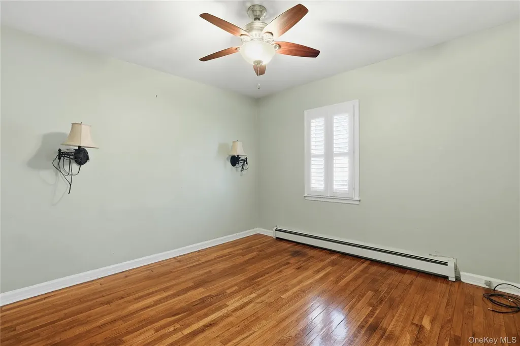 959 N 5th Street New Hyde Park NY 11040
