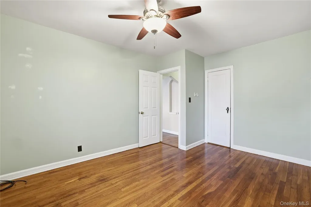 959 N 5th Street New Hyde Park NY 11040