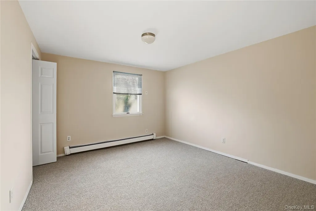 959 N 5th Street New Hyde Park NY 11040