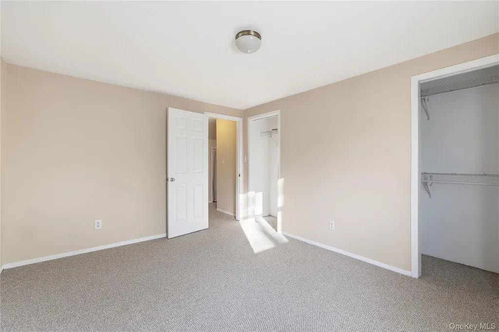 959 N 5th Street New Hyde Park NY 11040