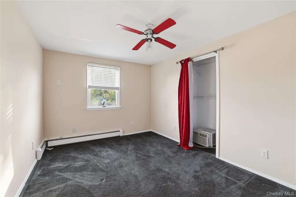959 N 5th Street New Hyde Park NY 11040