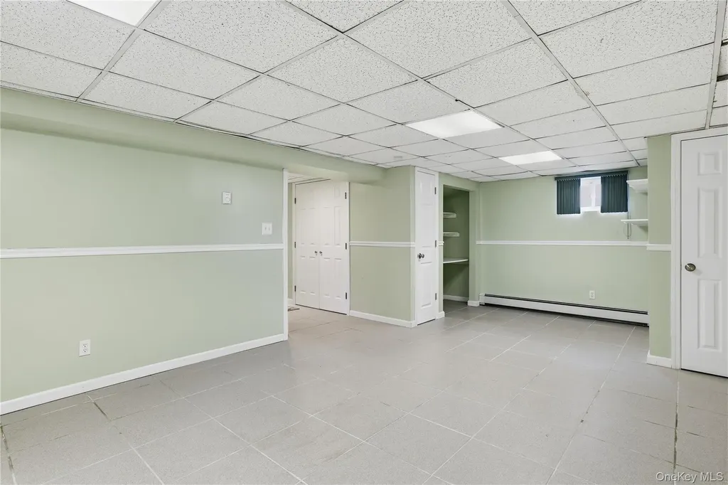 959 N 5th Street New Hyde Park NY 11040