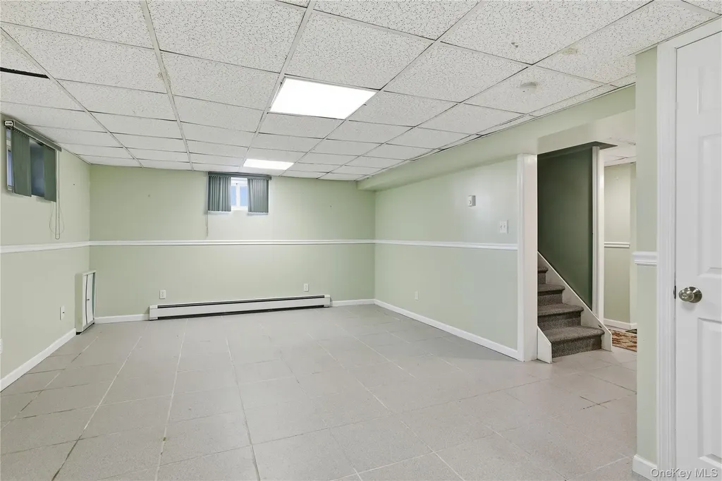 959 N 5th Street New Hyde Park NY 11040