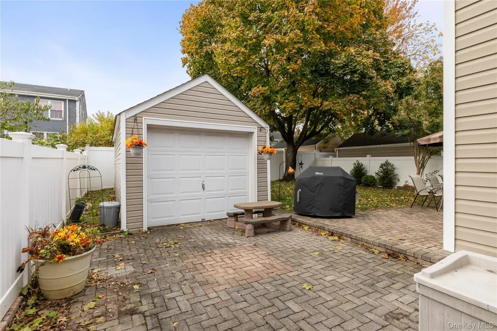 959 N 5th Street New Hyde Park NY 11040