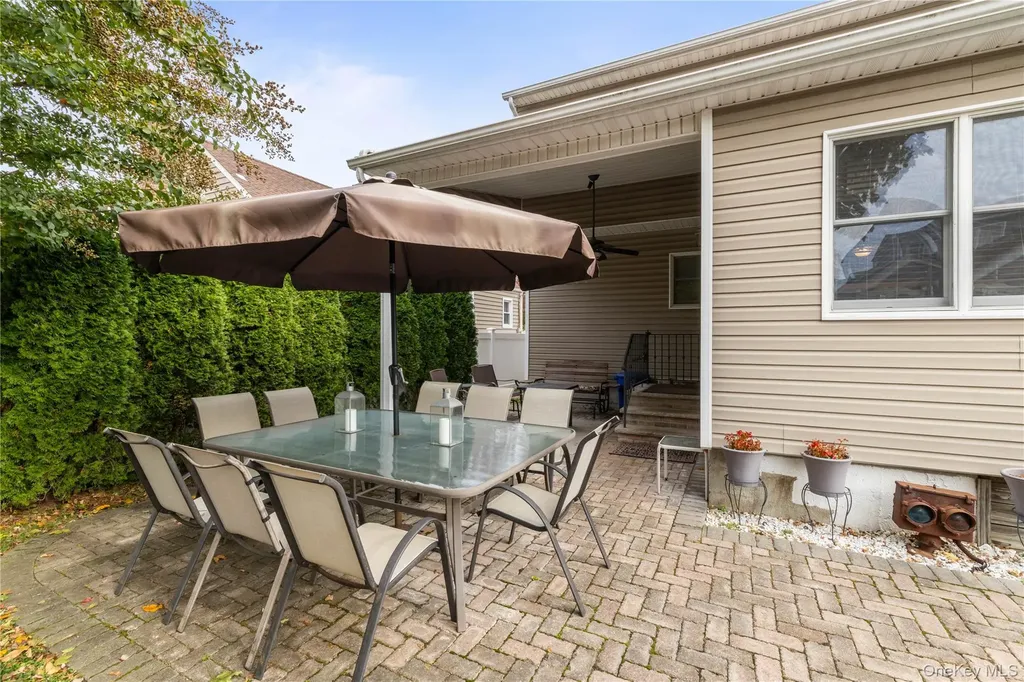 959 N 5th Street New Hyde Park NY 11040