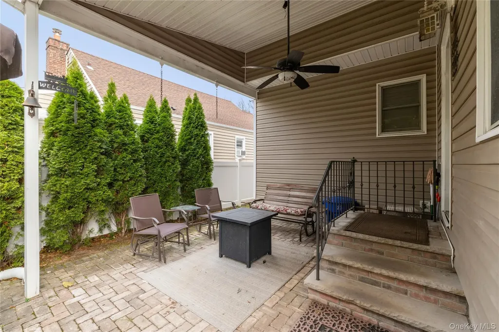 959 N 5th Street New Hyde Park NY 11040