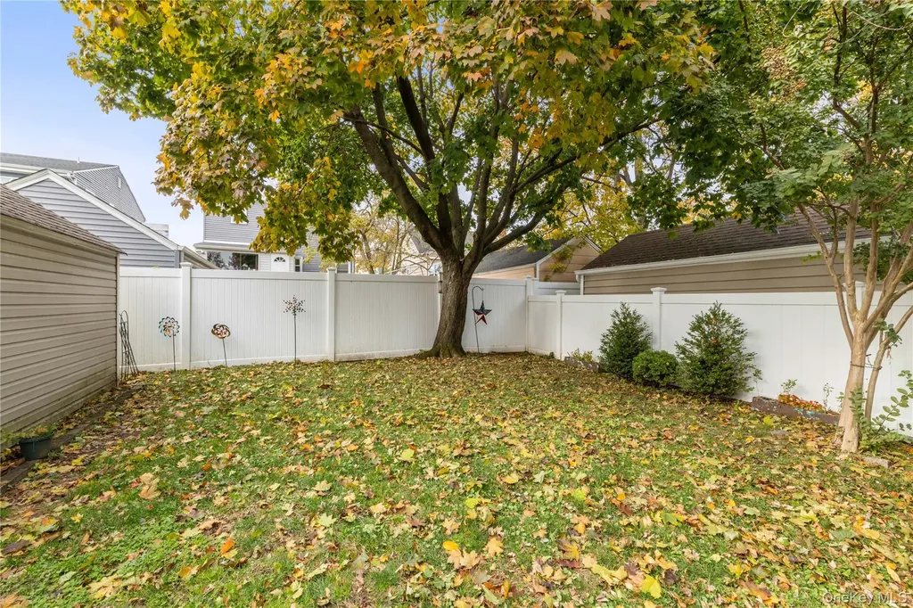 959 N 5th Street New Hyde Park NY 11040
