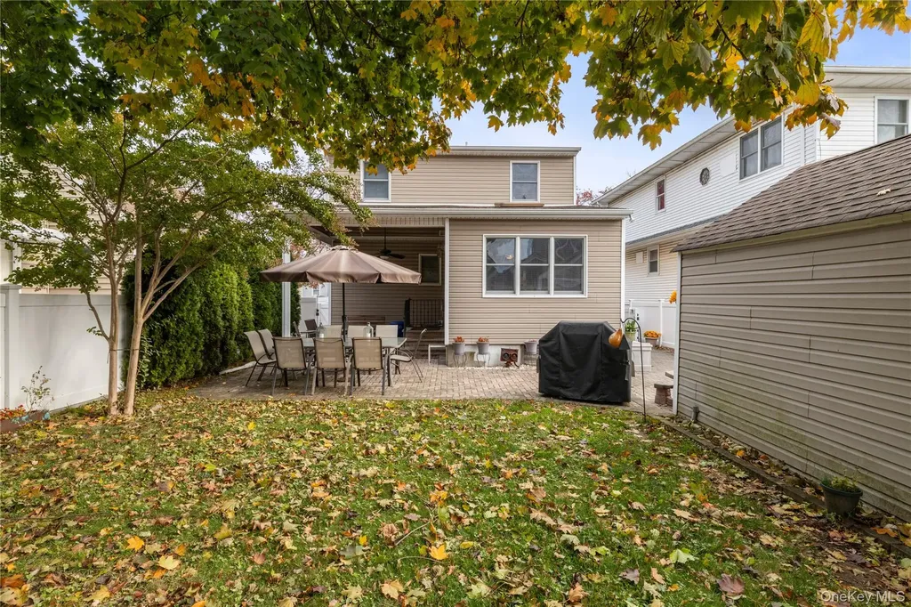 959 N 5th Street New Hyde Park NY 11040