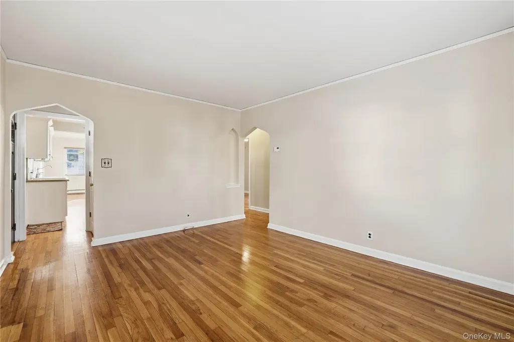 959 N 5th Street New Hyde Park NY 11040
