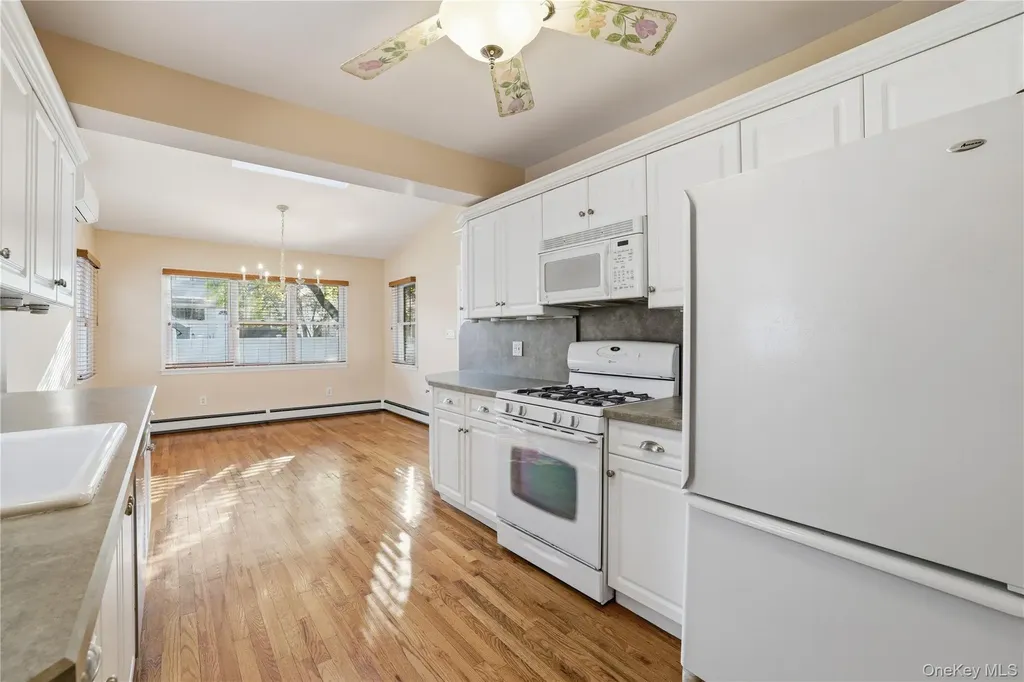 959 N 5th Street New Hyde Park NY 11040