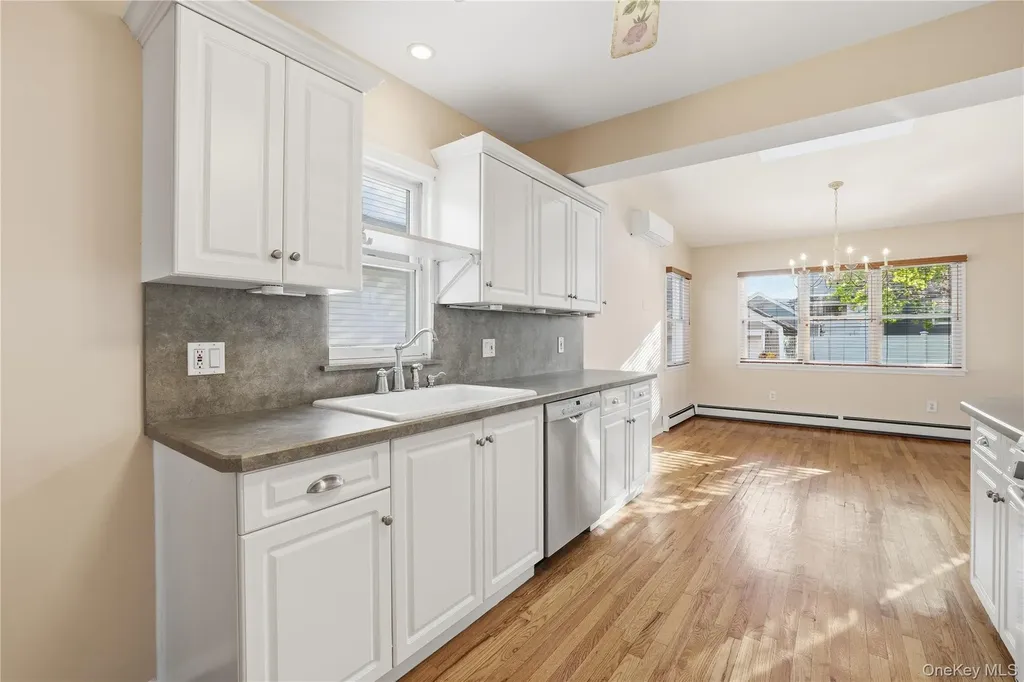 959 N 5th Street New Hyde Park NY 11040