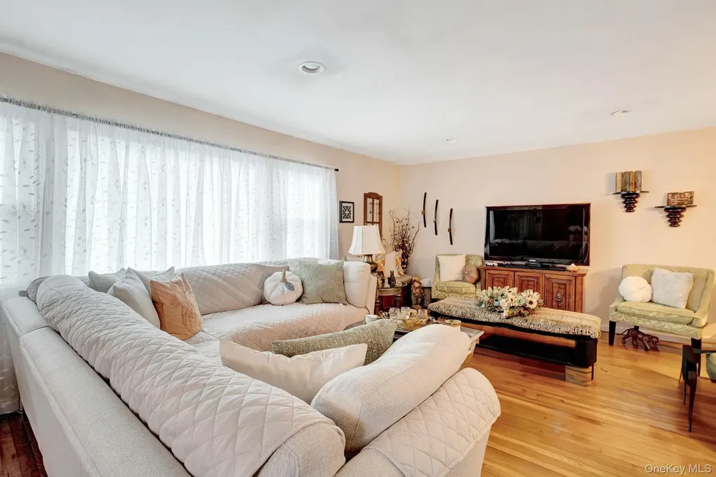 35 Gibson Boulevard Valley Stream NY 11581