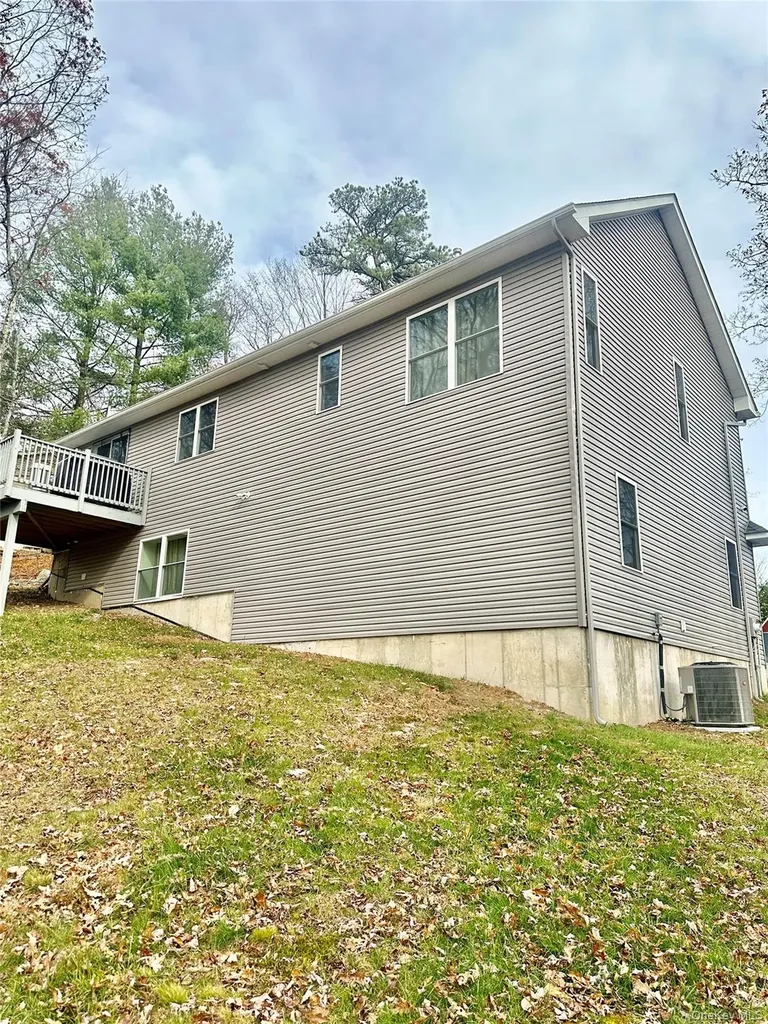 50 Picadilly Circle Rock Hill NY 12775