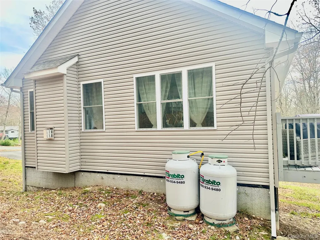 50 Picadilly Circle Rock Hill NY 12775