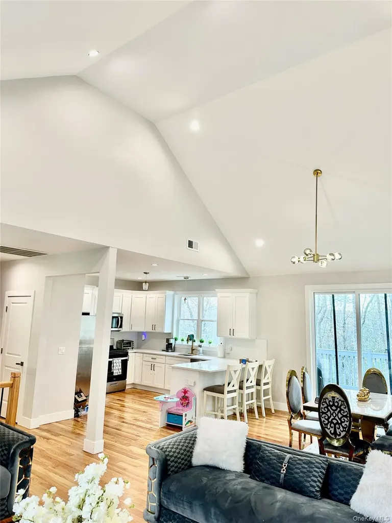 50 Picadilly Circle Rock Hill NY 12775