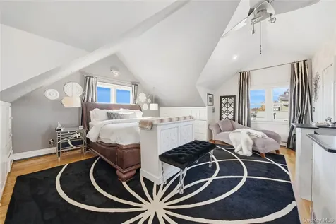 38 Bayside Place Amityville NY 11701