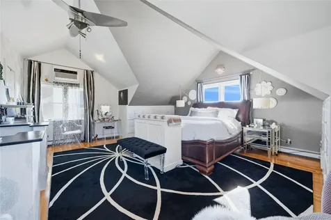 38 Bayside Place Amityville NY 11701