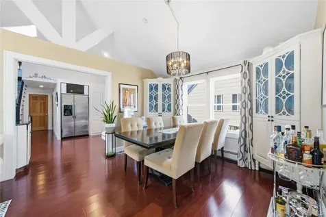 38 Bayside Place Amityville NY 11701