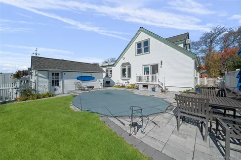 38 Bayside Place Amityville NY 11701