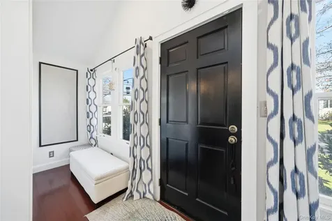 38 Bayside Place Amityville NY 11701