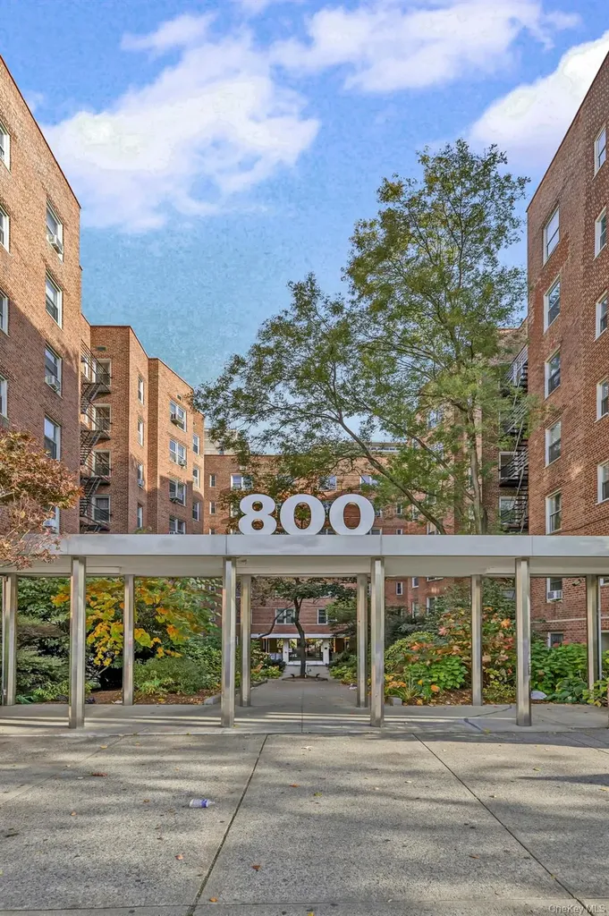 800 Grand Concourse Bronx NY 10451