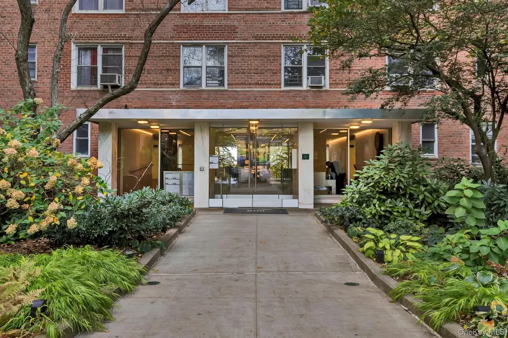 800 Grand Concourse Bronx NY 10451