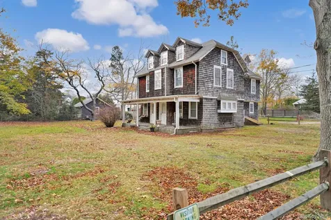 14 Halsey Avenue East Quogue NY 11942