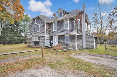 14 Halsey Avenue East Quogue NY 11942