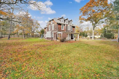 14 Halsey Avenue East Quogue NY 11942