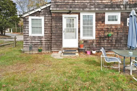 14 Halsey Avenue East Quogue NY 11942