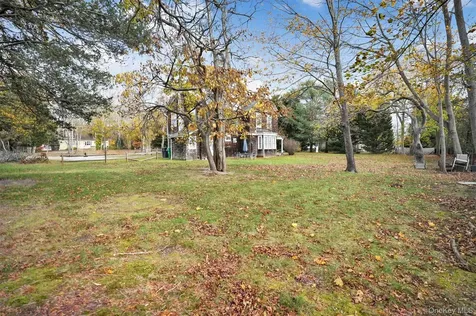 14 Halsey Avenue East Quogue NY 11942