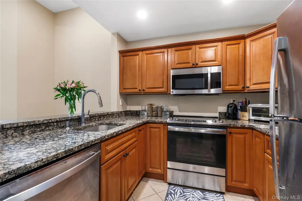 16 Waterview Estate Peekskill NY 10566