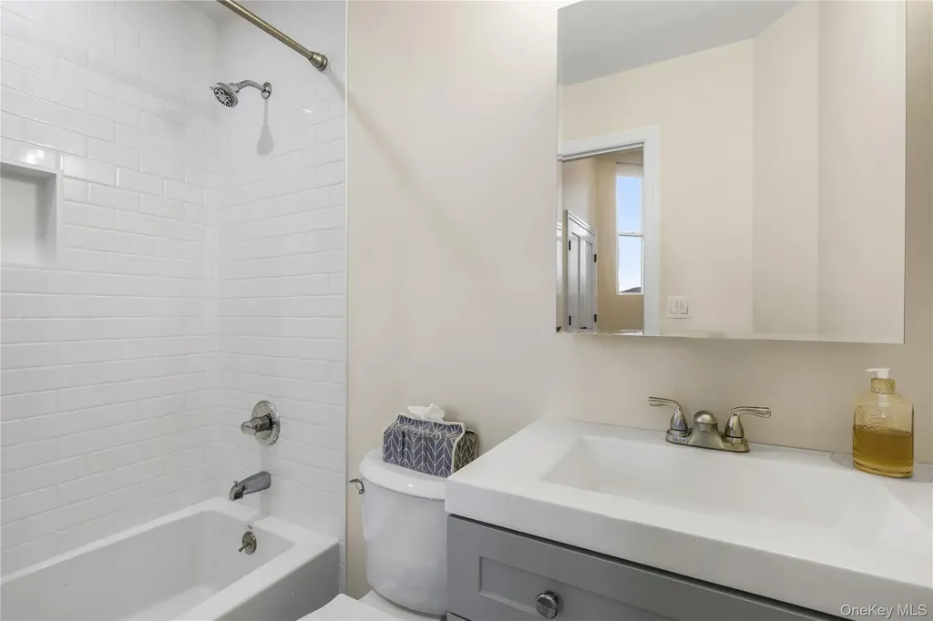 16 Waterview Estate Peekskill NY 10566
