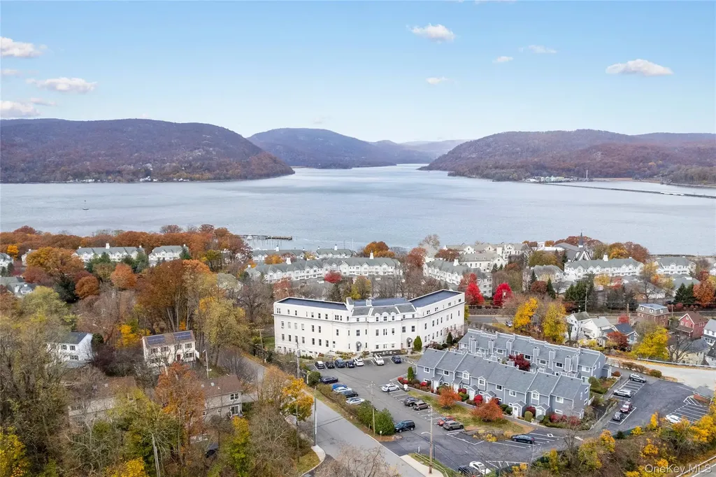 16 Waterview Estate Peekskill NY 10566