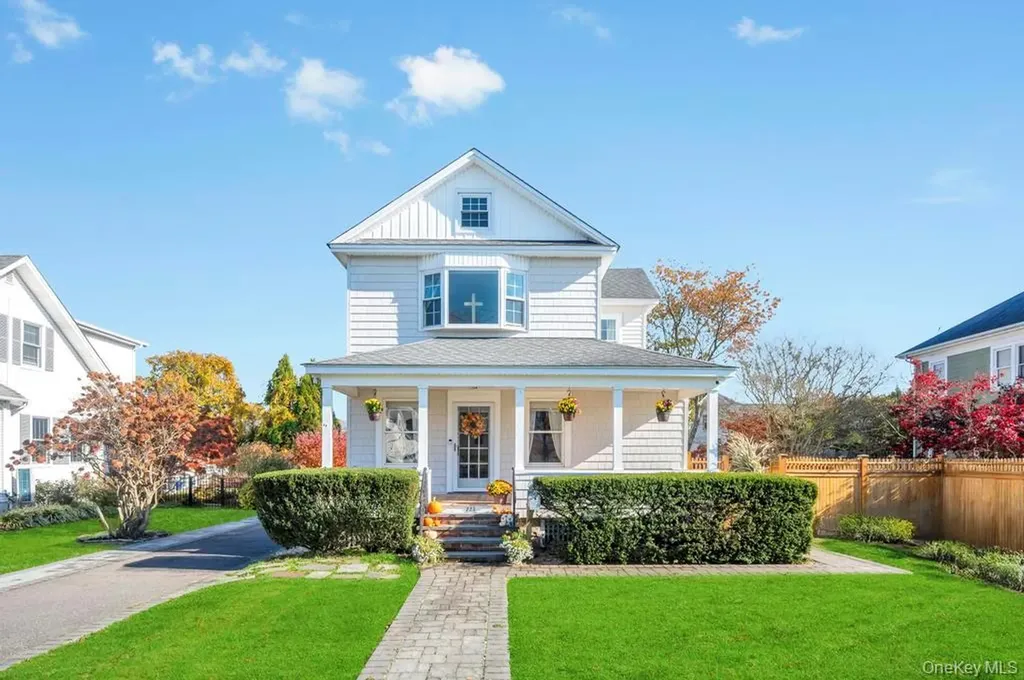 223 Cedar Avenue Patchogue NY 11772
