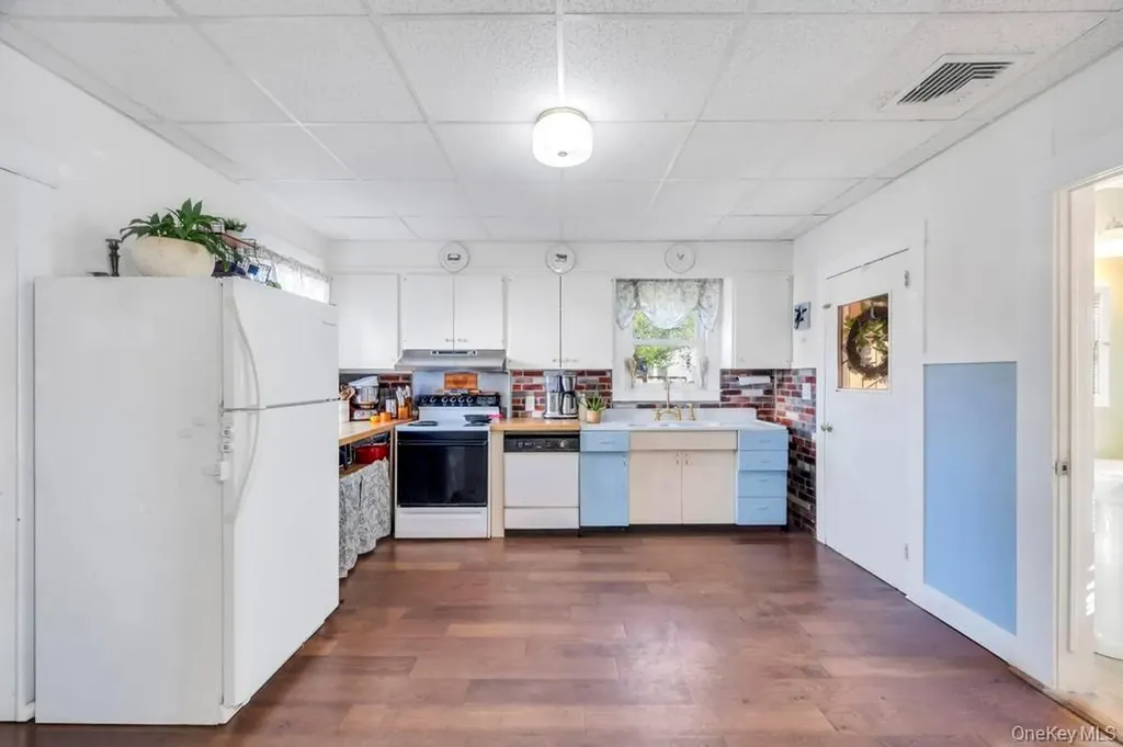 223 Cedar Avenue Patchogue NY 11772