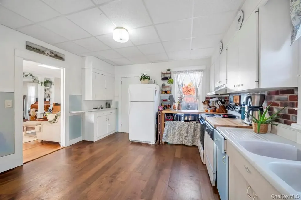 223 Cedar Avenue Patchogue NY 11772