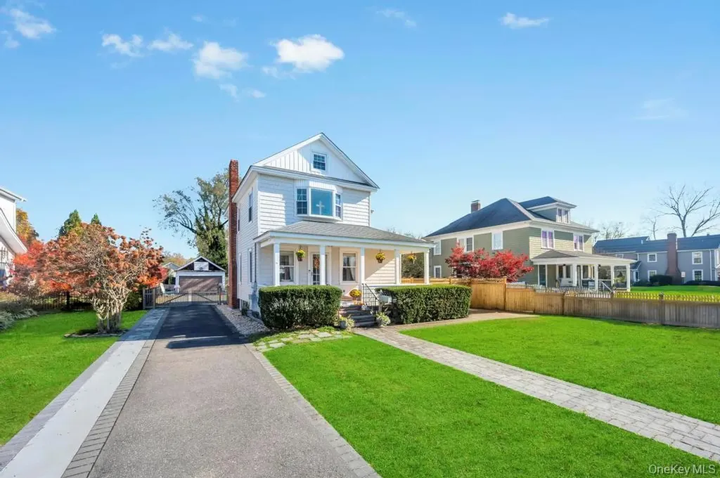 223 Cedar Avenue Patchogue NY 11772