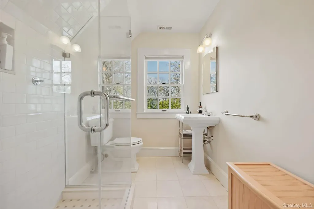 7 Plateau Circle W Bronxville NY 10708