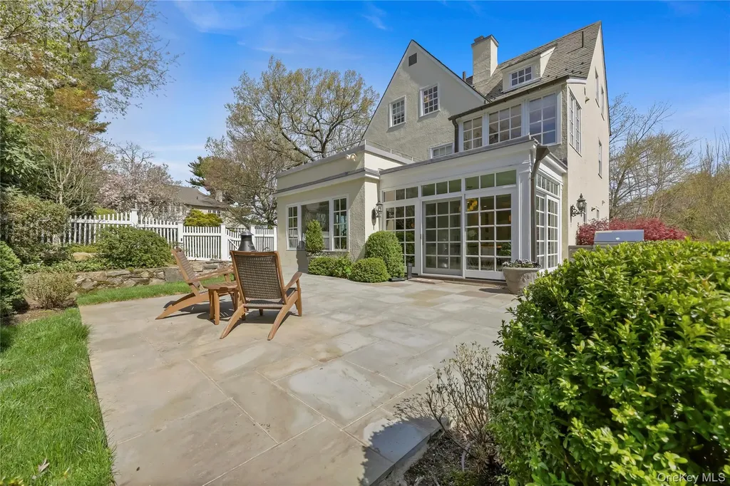 7 Plateau Circle W Bronxville NY 10708