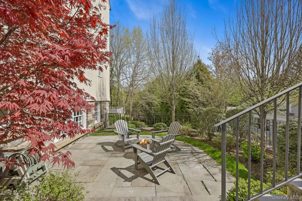 7 Plateau Circle W Bronxville NY 10708